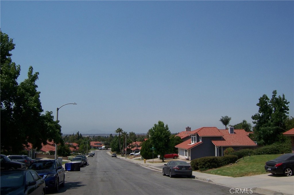 6385 N Azalea Avenue Property Photo 6