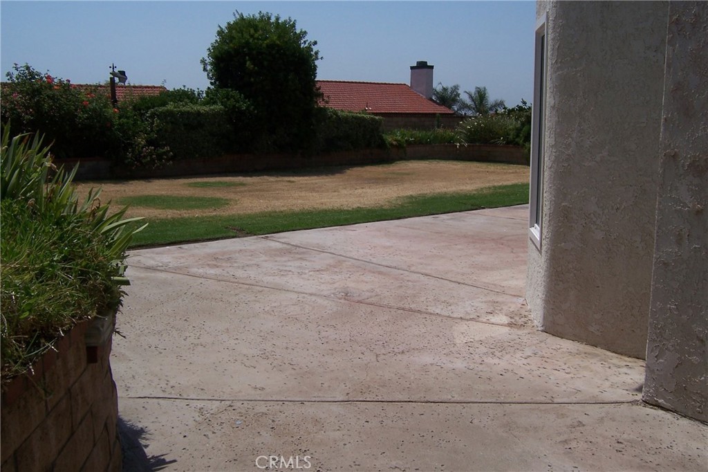 6385 N Azalea Avenue Property Photo 10