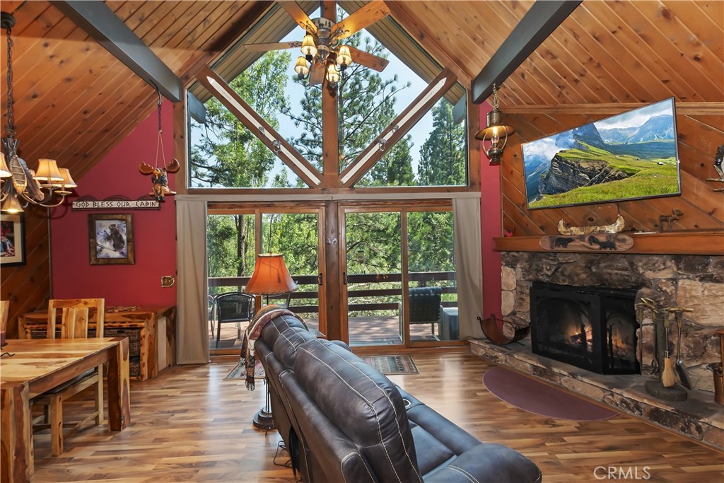 27380 Oakwood Drive Property Photo 6