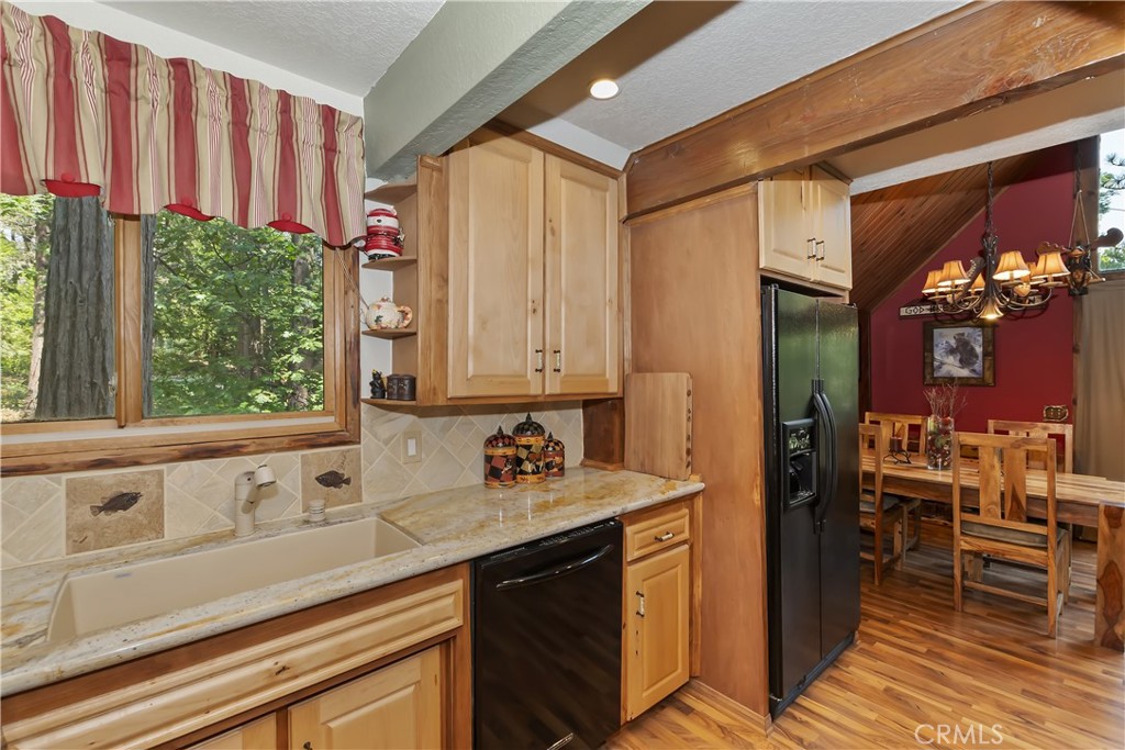 27380 Oakwood Drive Property Photo 14