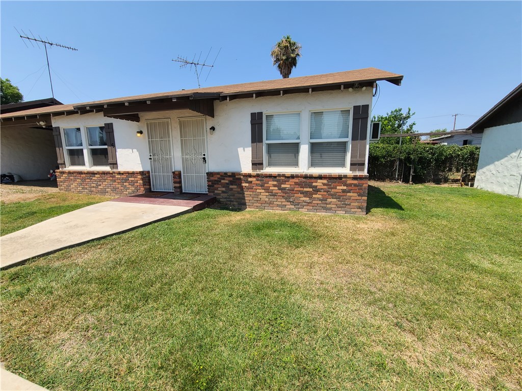 31951 Outer Highway 10 Property Photo 1