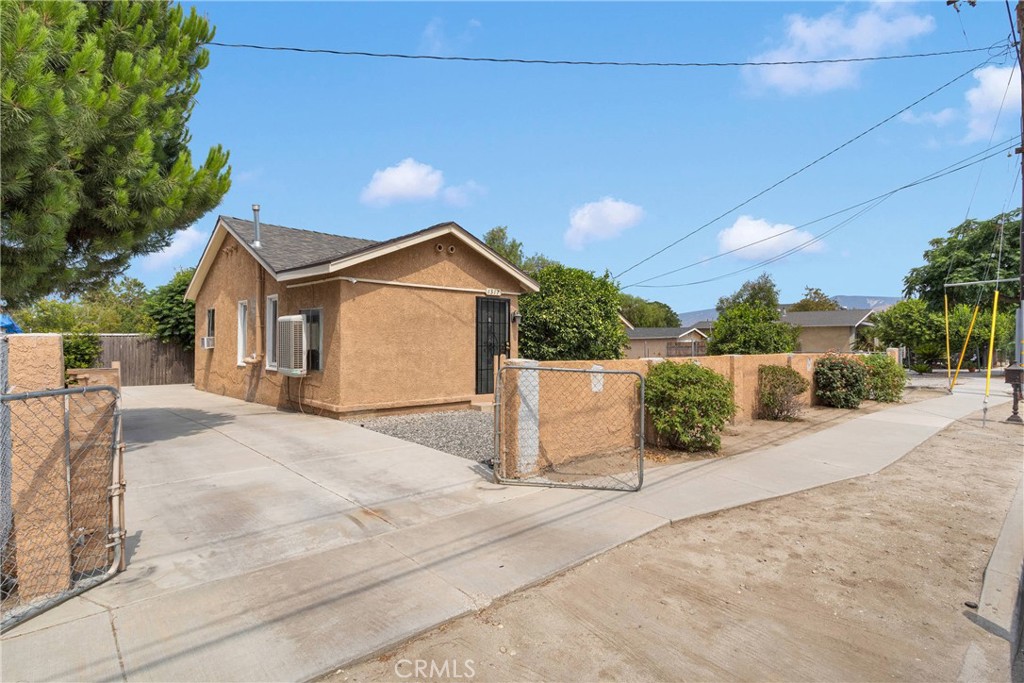 1317 Clay Street Property Photo 2
