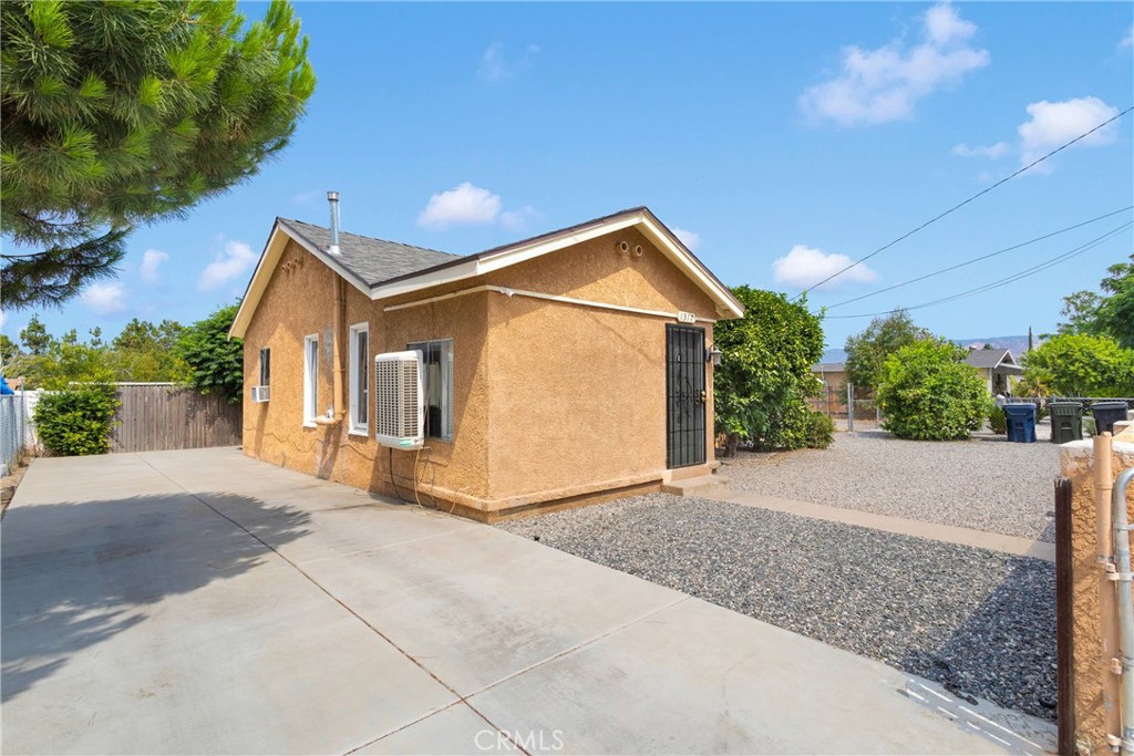 1317 Clay Street Property Photo 3