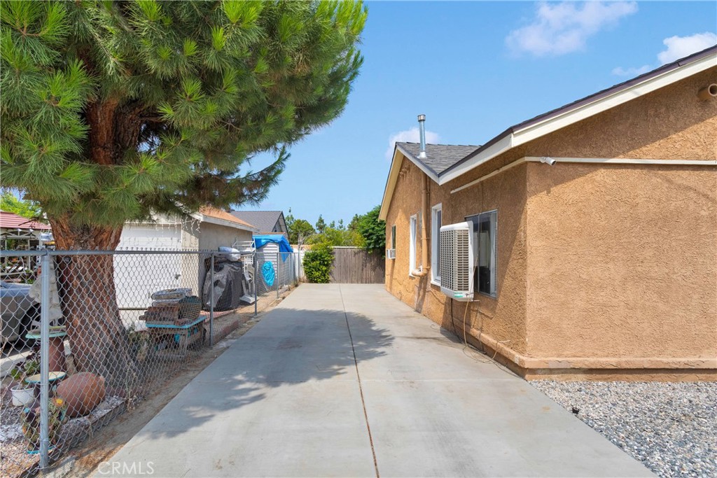 1317 Clay Street Property Photo 4