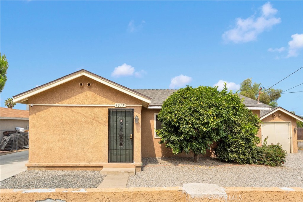 1317 Clay Street Property Photo 5