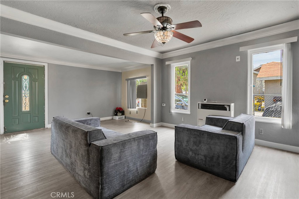 1317 Clay Street Property Photo 6