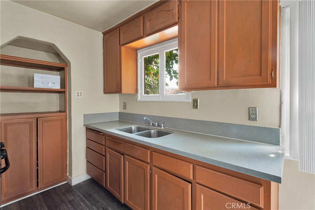 1317 Clay Street Property Photo 12