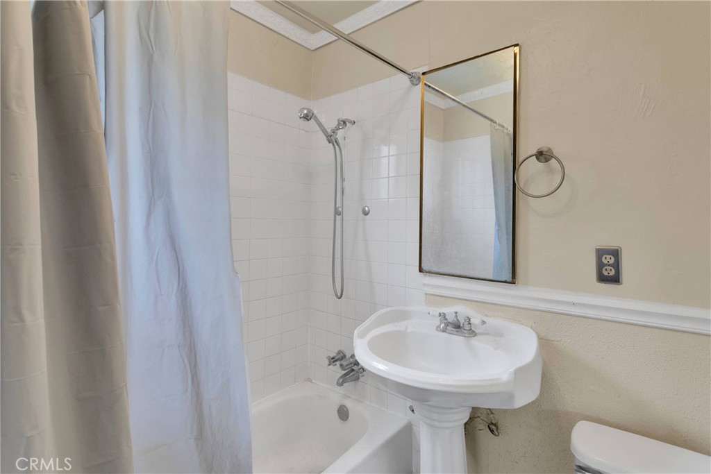 1317 Clay Street Property Photo 18
