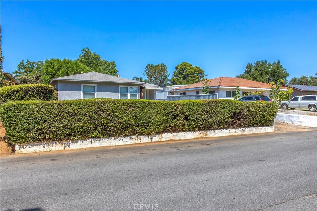 961 Orange Avenue Property Photo 3