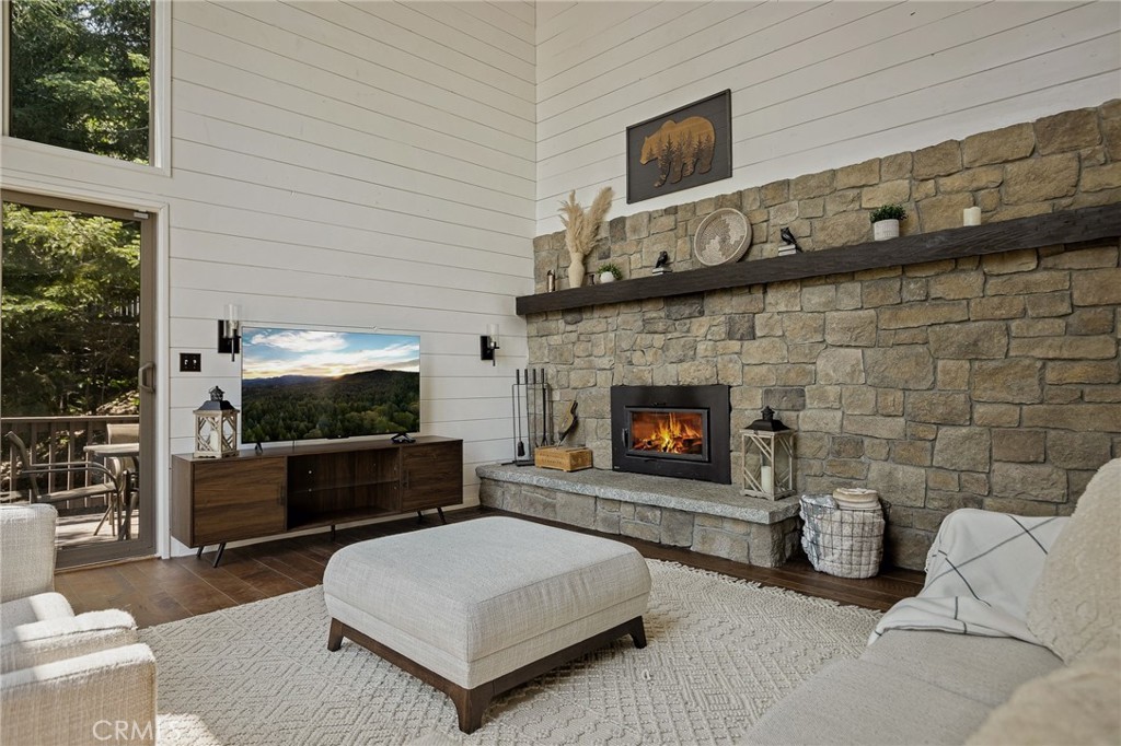 332 Grizzly Road Property Photo 8