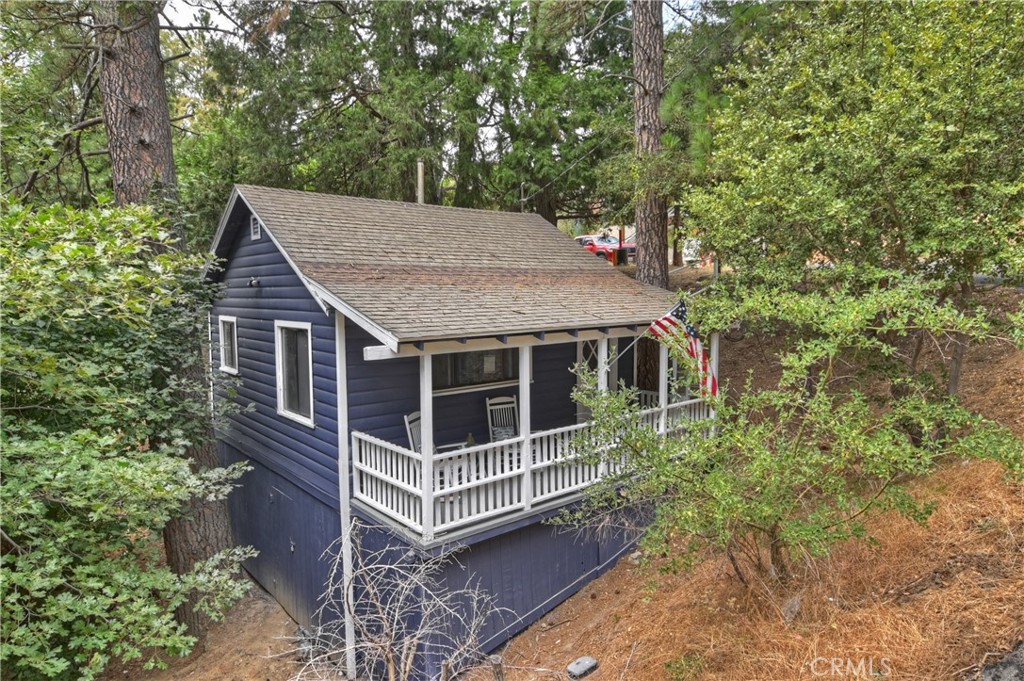 23677 Hillside Dr Property Photo 1
