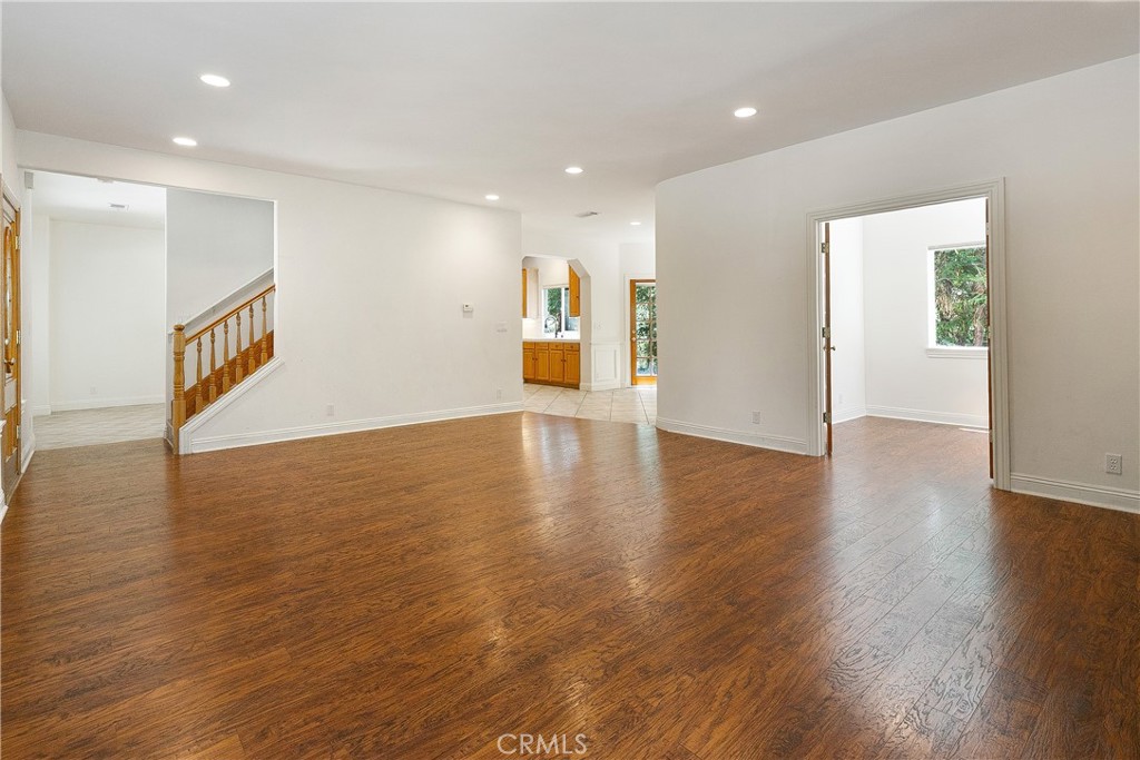 28591 Wabash Drive Property Photo 4