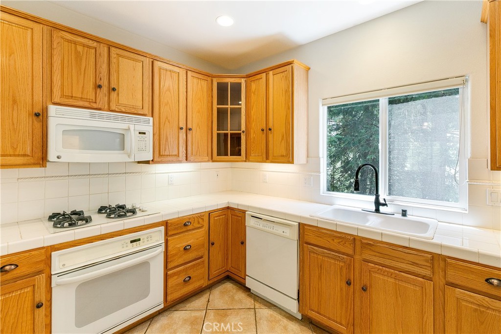 28591 Wabash Drive Property Photo 12