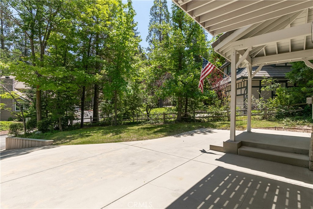 27442 Meadow Bay Drive Property Photo 13