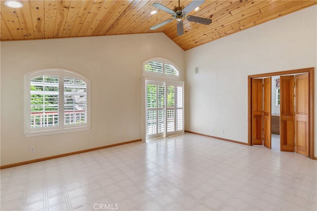 27442 Meadow Bay Drive Property Photo 16