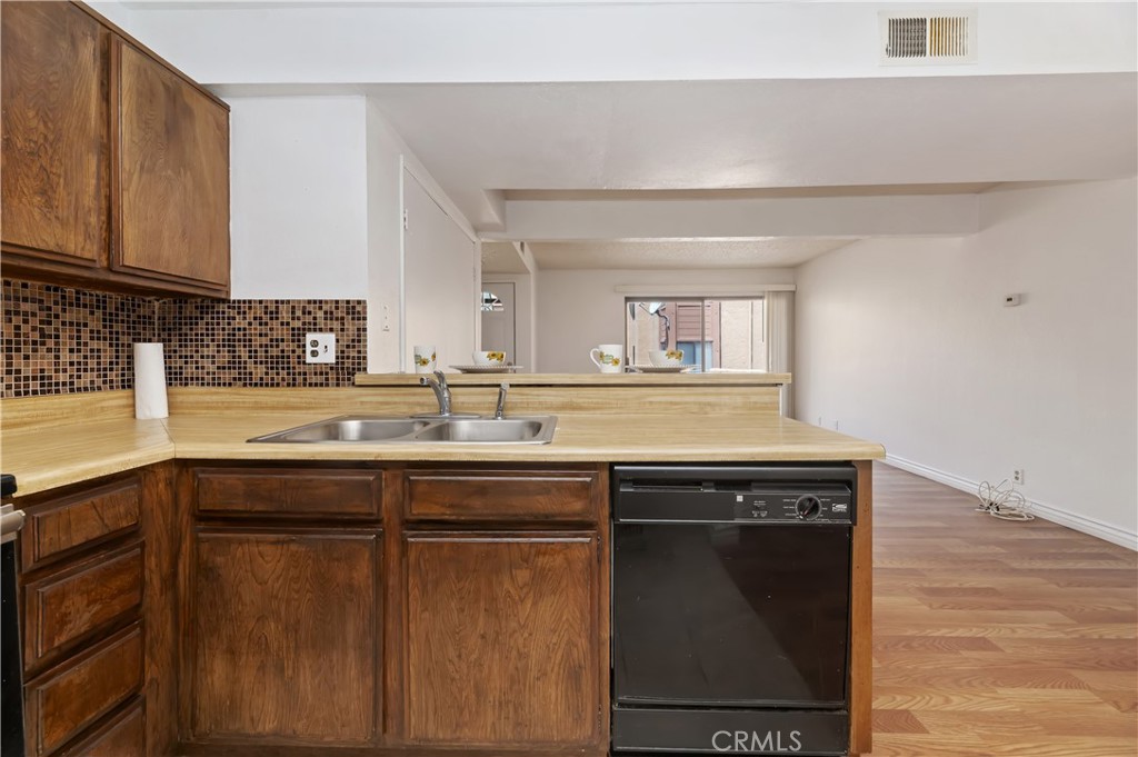 1440 W Edgehill #15 Road Property Photo 14