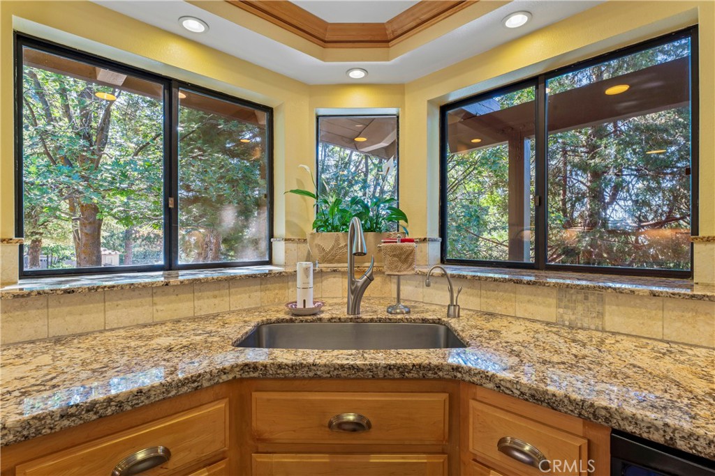 26419 Apache Trail Property Photo 16
