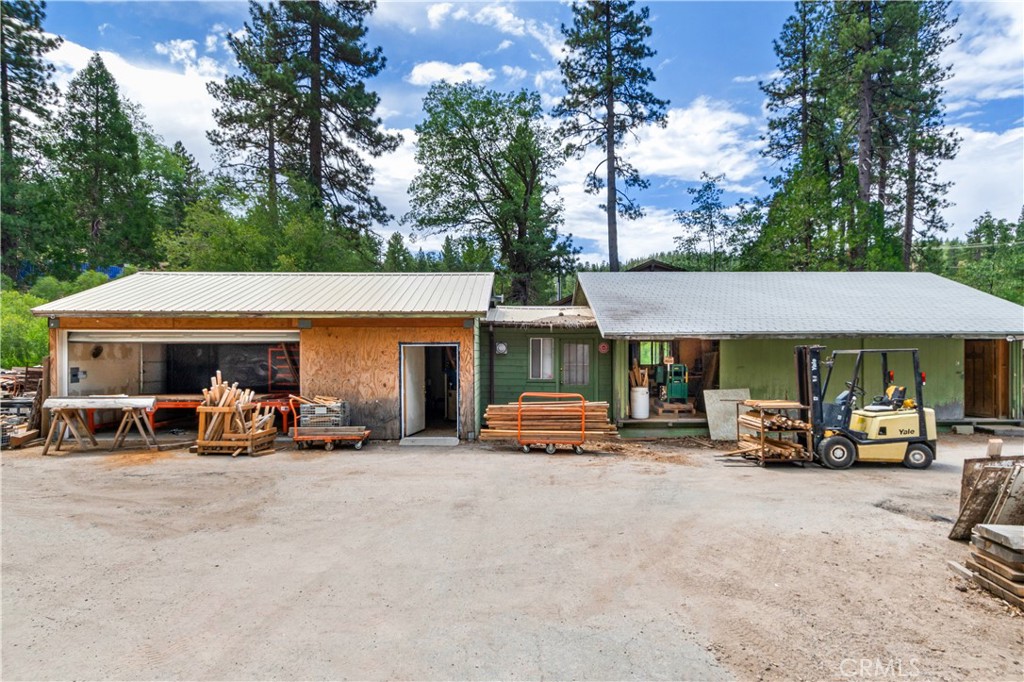 32765 Hilltop Boulevard Property Photo 9
