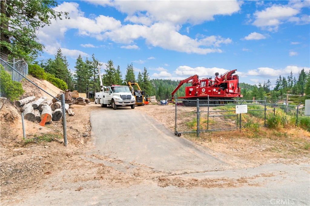32765 Hilltop Boulevard Property Photo 11