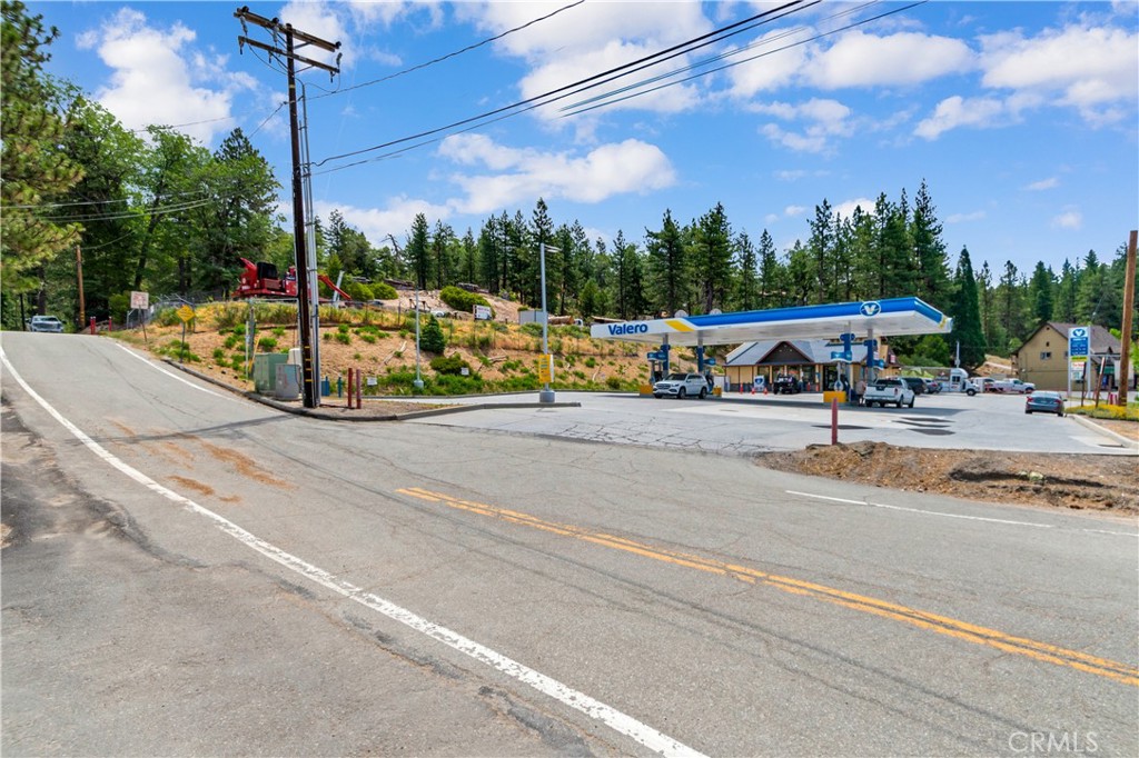 32765 Hilltop Boulevard Property Photo 13