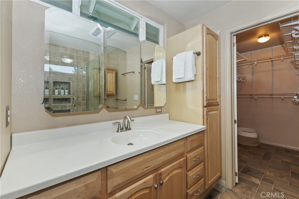605 E Barker Boulevard Property Photo 14