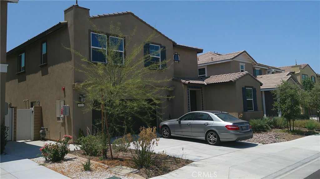 833 Half Moon Avenue Property Photo 2