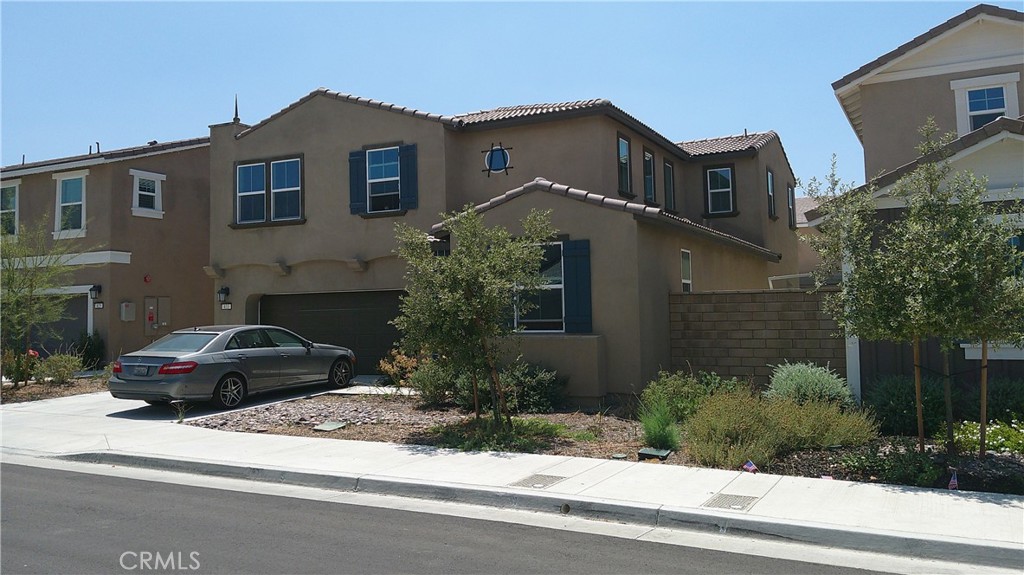833 Half Moon Avenue Property Photo 3