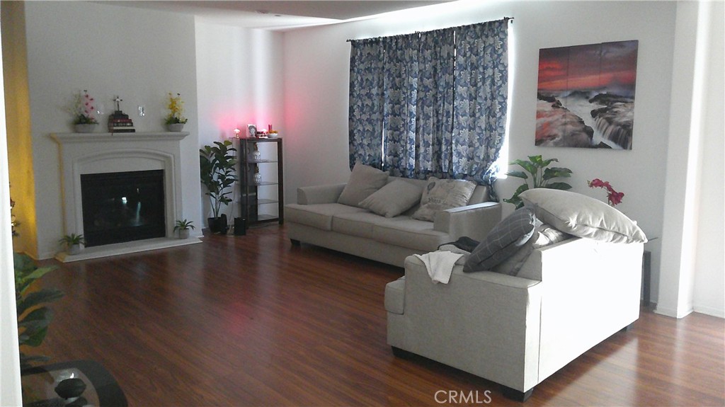 833 Half Moon Avenue Property Photo 7