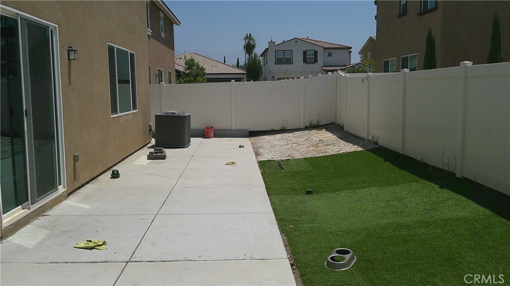 833 Half Moon Avenue Property Photo 9