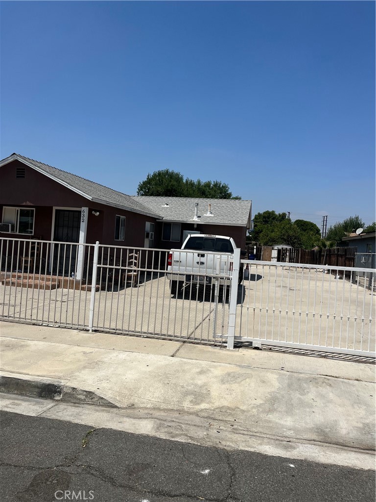 632 N Gardena Street Property Photo 6