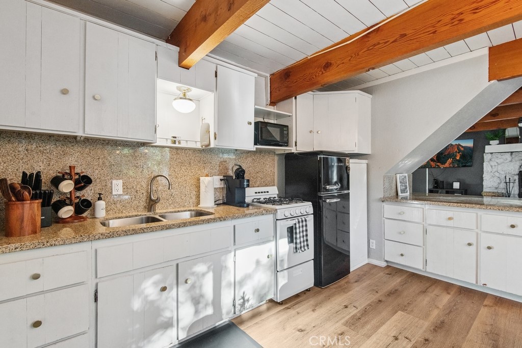 316 Cedar Lane Property Photo 9