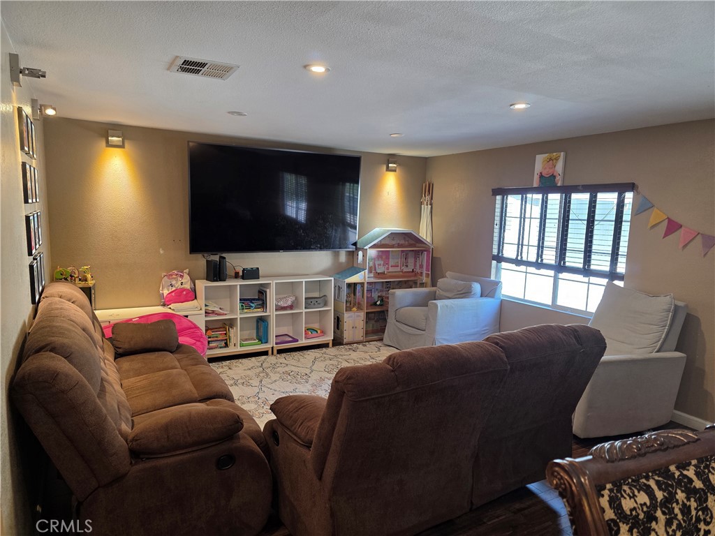 22899 Byron Road 73 Property Photo 6