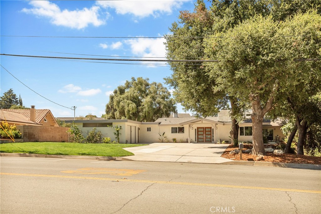 30777 E Sunset Drive S Property Photo 2