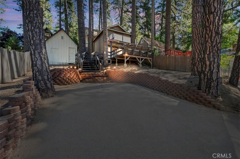 22988 Pine Lane Property Photo 3