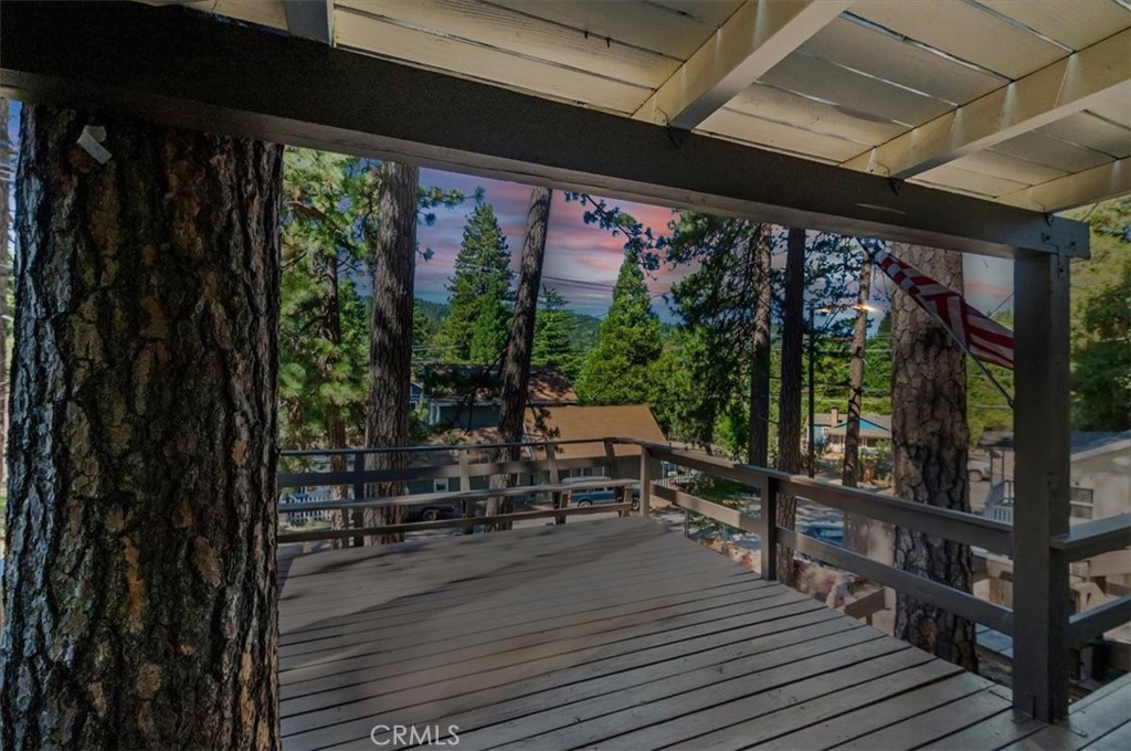 22988 Pine Lane Property Photo 5