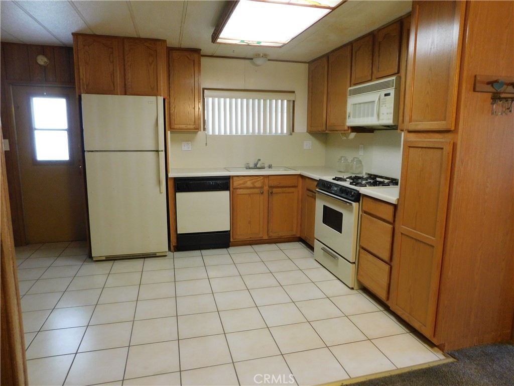 12151 Fremont Street 33 Property Photo 9