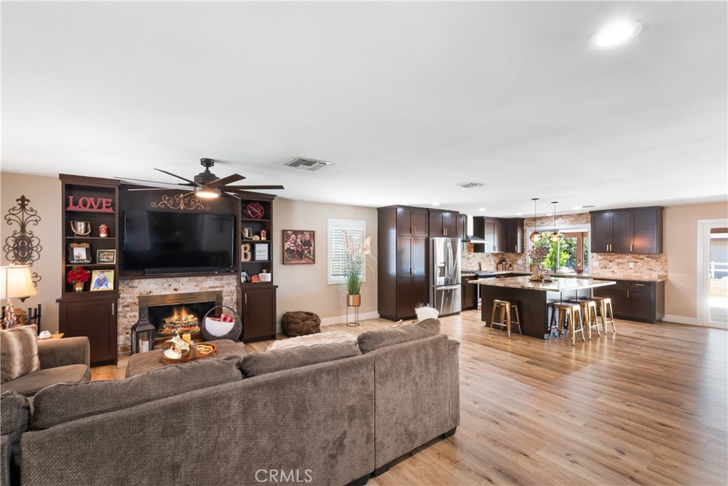 33127 Camelot Drive Property Photo 6