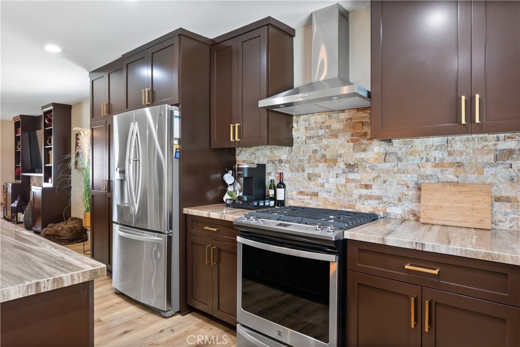 33127 Camelot Drive Property Photo 17