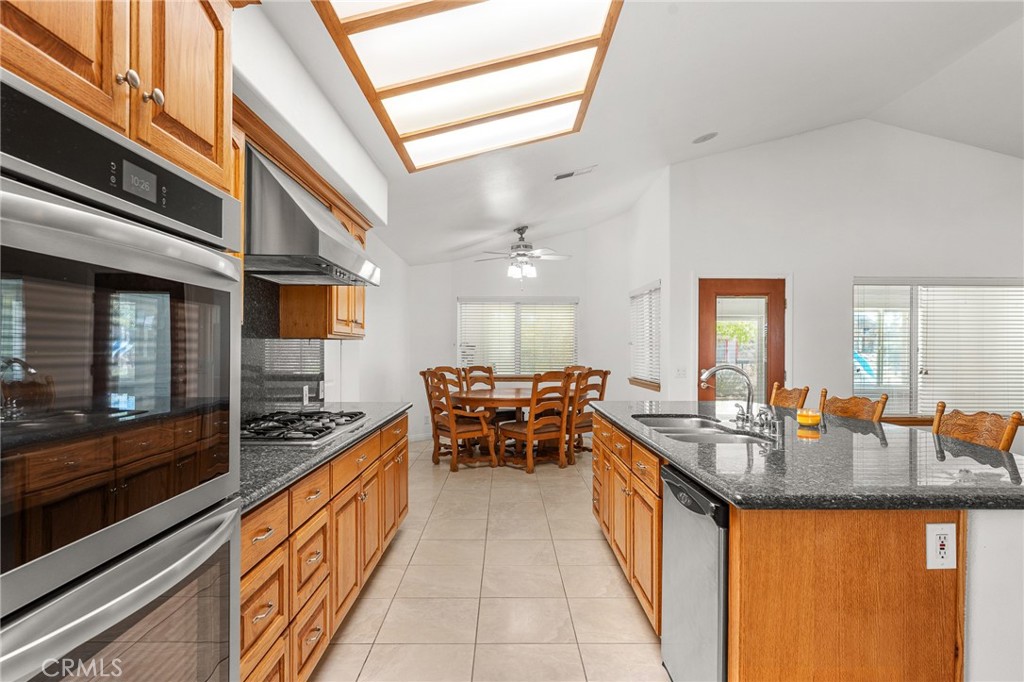 15230 Olive Street Property Photo 13