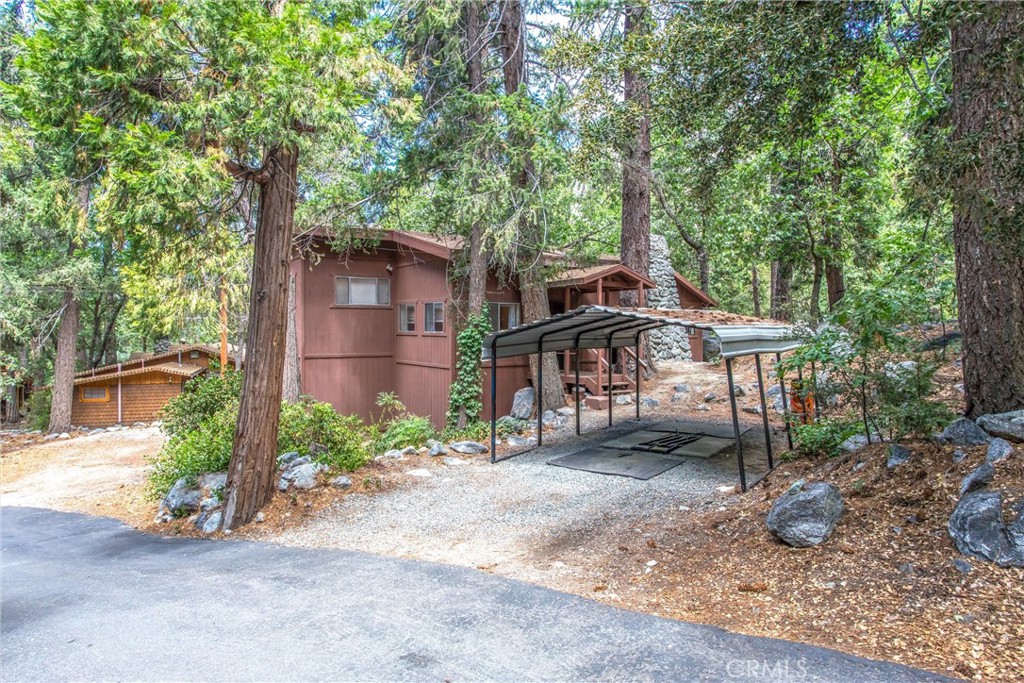9269 Wood Road Property Photo 4