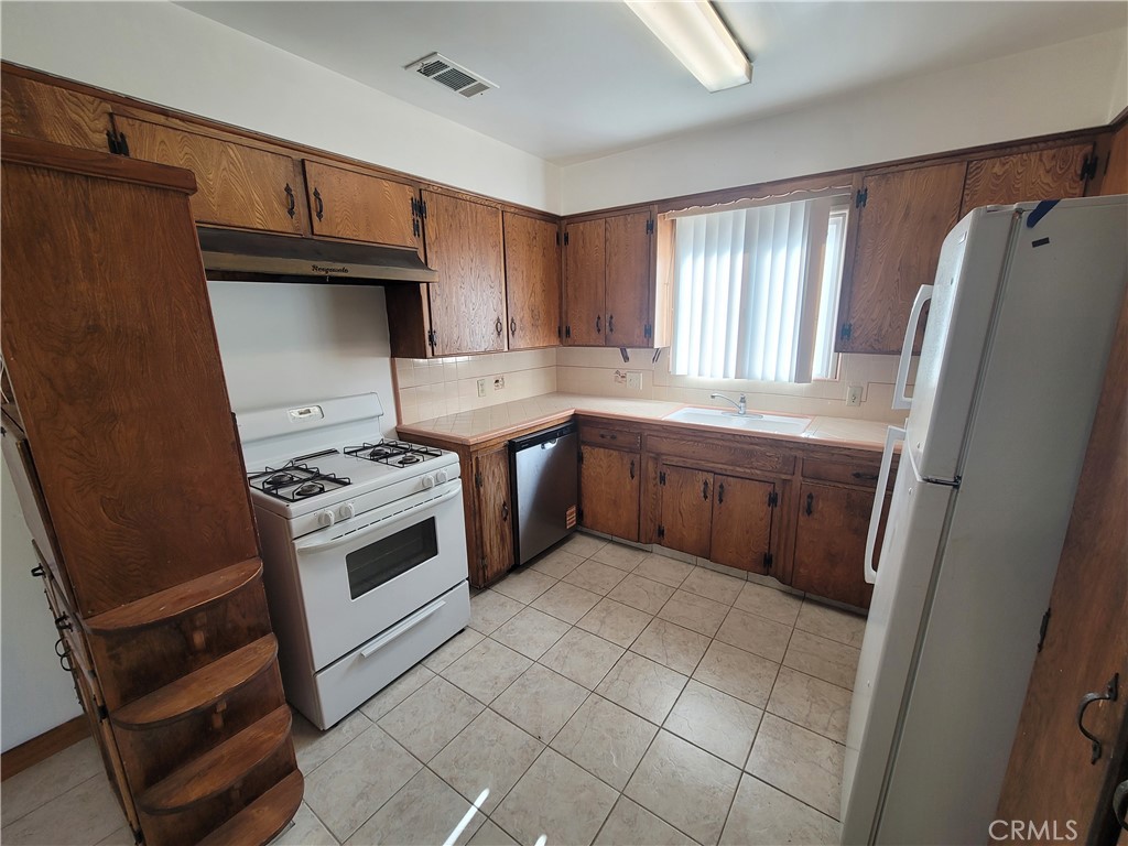 34726 Pecan Avenue Property Photo 8