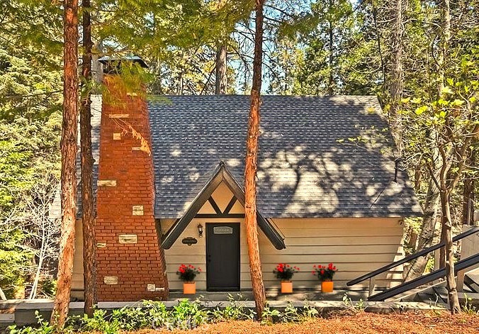 377 Hillside Road Property Photo 1