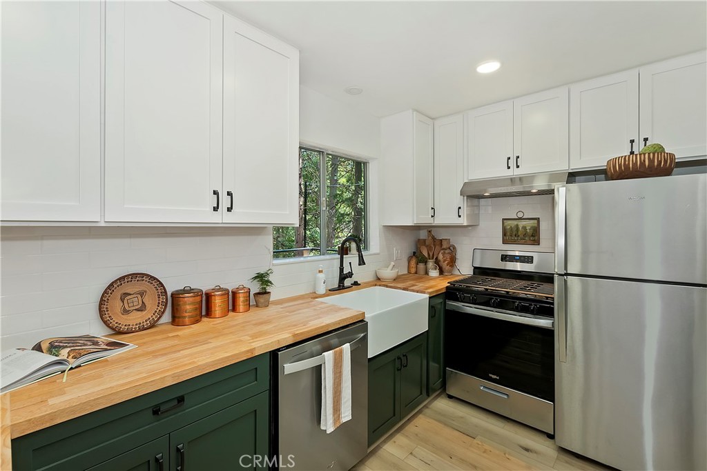 377 Hillside Road Property Photo 8