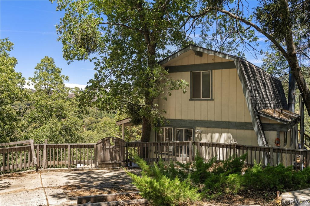 261 Davos Court Property Photo 4