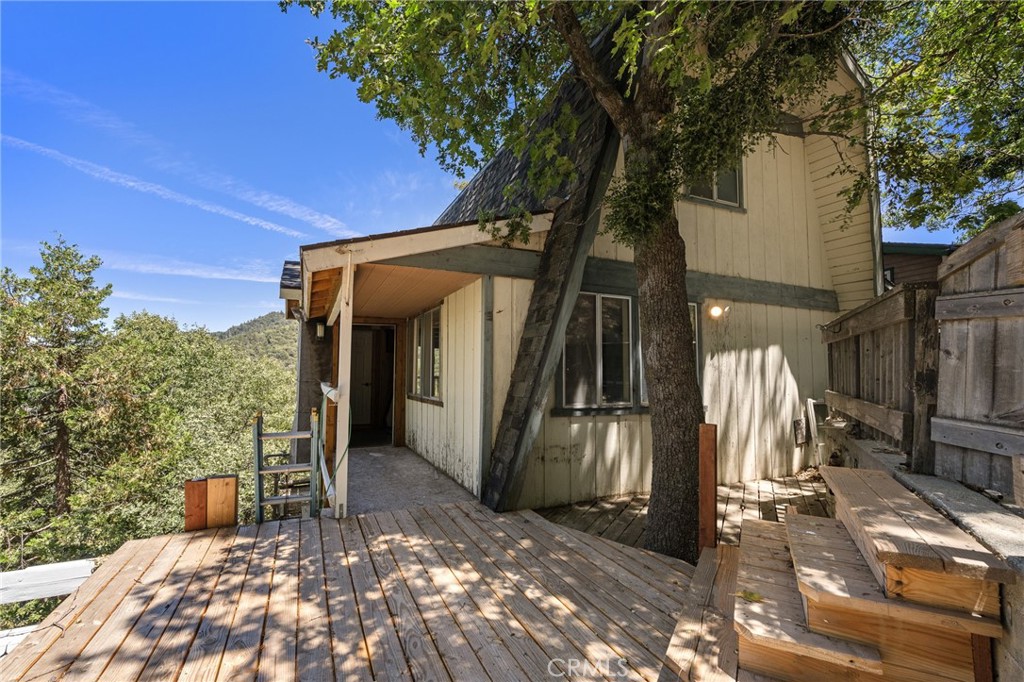 261 Davos Court Property Photo 8