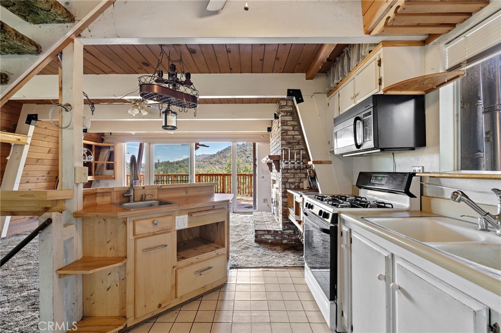 261 Davos Court Property Photo 17