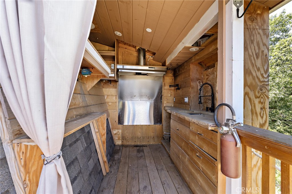 261 Davos Court Property Photo 41
