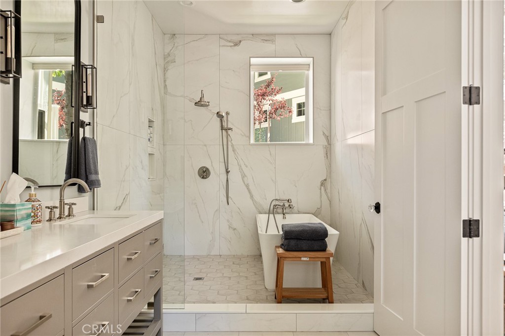 27589 W Shore Road Property Photo 24