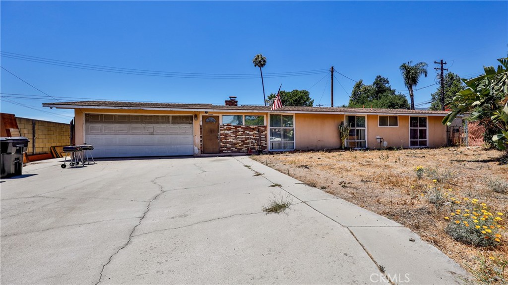 1261 E Ada Avenue Property Photo 1