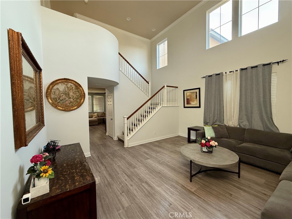 3863 American Elm Road Property Photo 4